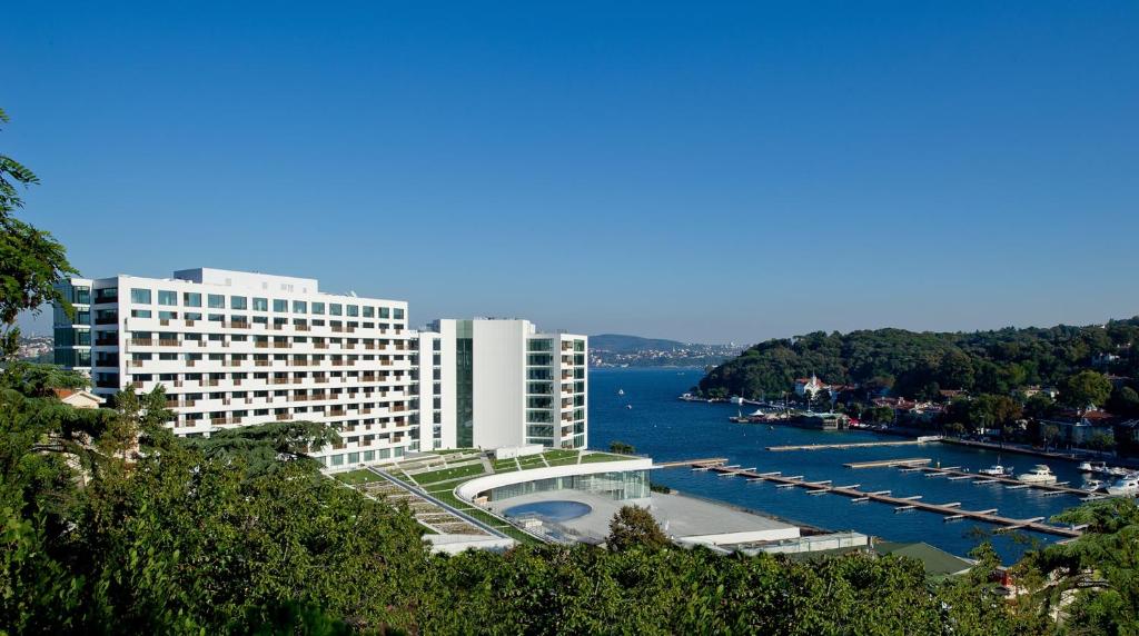 فندق جراند ترابيا إسطنبول يعتبر واحد من أفضل فنادق خمس نجوم في إسطنبول على البسفور.