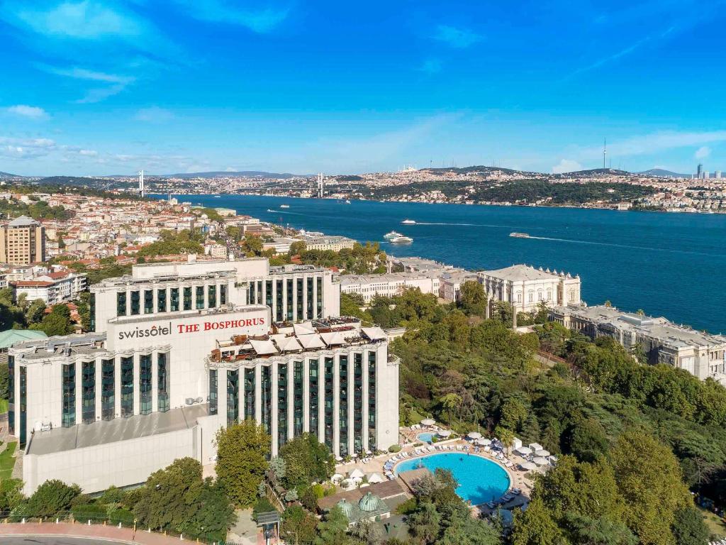 سويس اوتيل إسطنبول يعد من أفخم فنادق خمس نجوم في إسطنبول على البسفور.