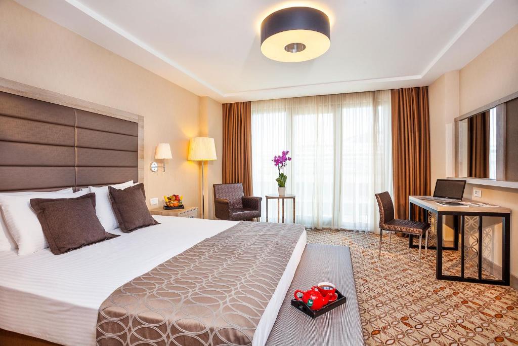 من أفضل فنادق وسط مدينة إسطنبول هو فندق نيديا غالاتا بورت إسطنبول.
