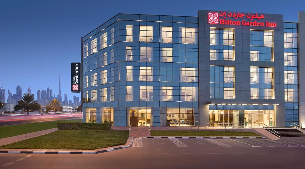 يعتبر هيلتون جاردن إن دبي الميناء من أفضل فنادق هيلتون دبي.