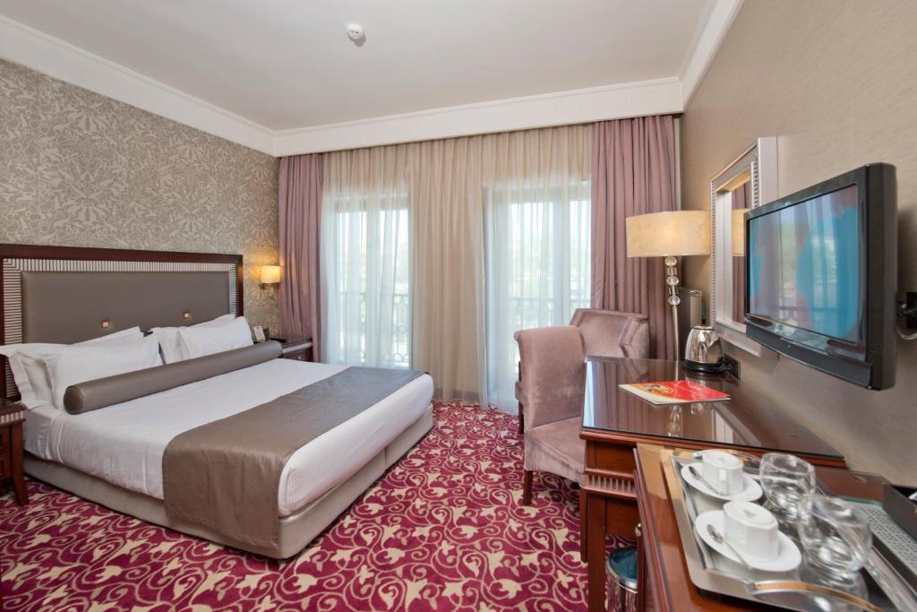 يعتبر فندق امبريوم اسطنبول من أشهر فنادق في لالالي إسطنبول.