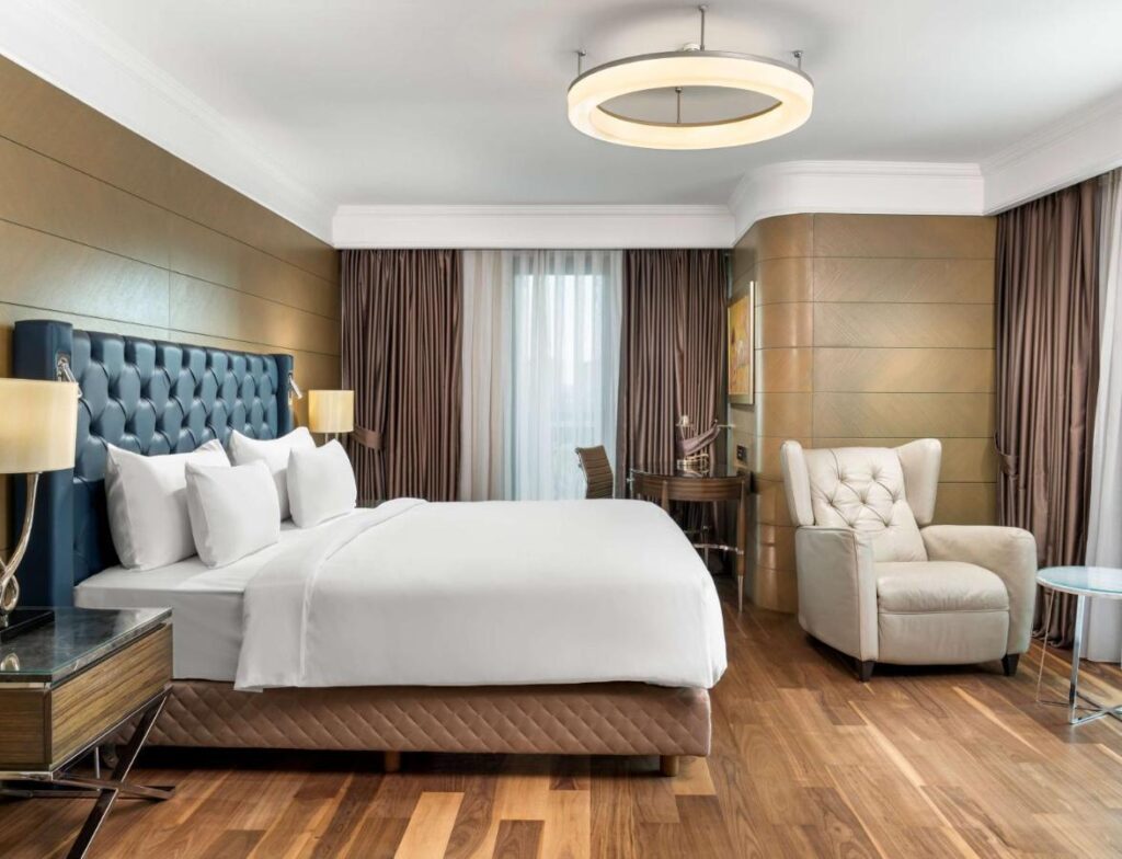يعد فندق راديسون بلو شيشلي من فنادق 5 نجوم إسطنبول

