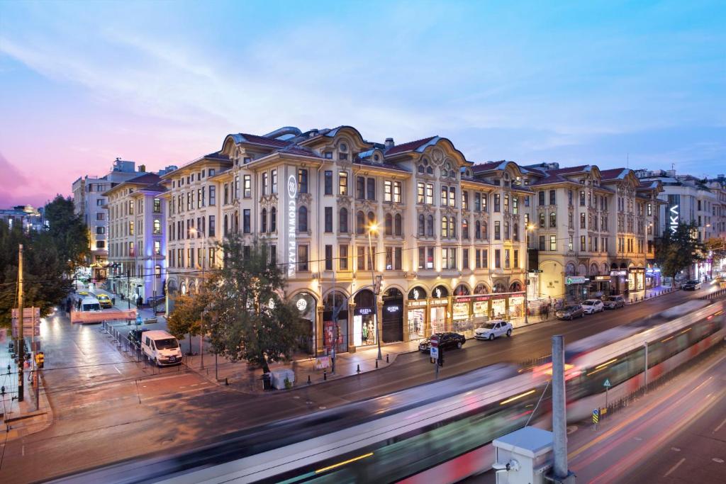 فندق كراون بلازا اولد سيتي اسطنبول أحد أفضل فنادق اسطنبول الفاتح