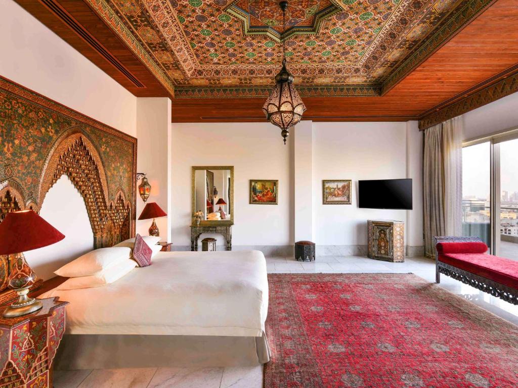 فندق رافلز دبي أفضل فندق رومانسي في دبي.