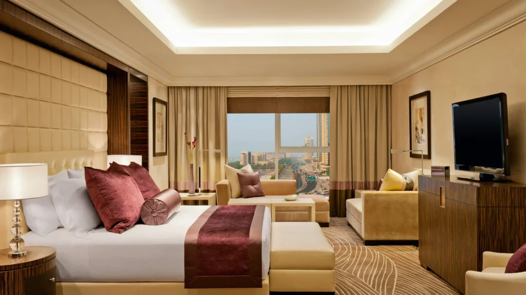 من أفضل فندق في دبي لشهر العسل فندق جروزفينور هاوس.