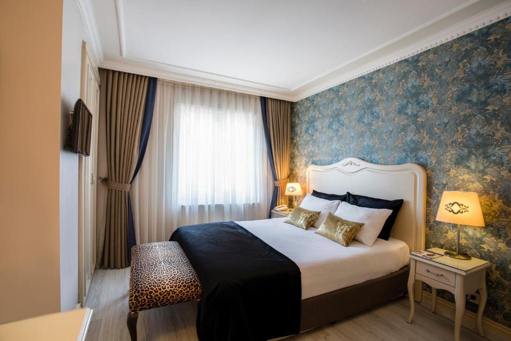 فندق رايموند إسطنبول بأنه من أبرز فنادق منطقة سيركجي إسطنبول.