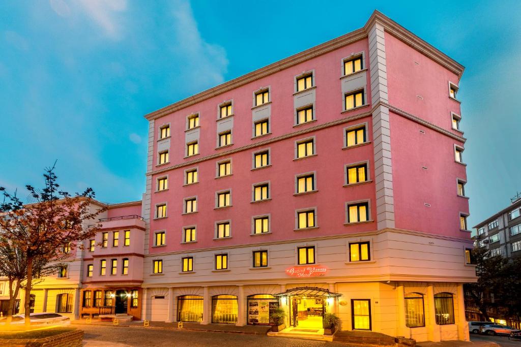 من أرقي فنادق السلطان أحمد إسطنبول هو فندق جراند يافوز السلطان أحمد.