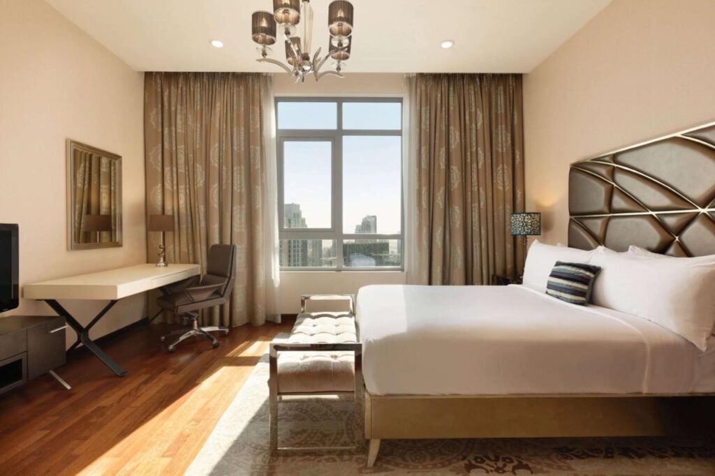 فندق رمادا داون تاون دبي أشهر فنادق في دبي.
