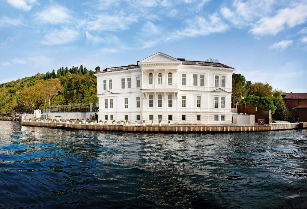 فندق أجيا إسطنبول هو واحد من أجمل فنادق قرب استينيا بارك إسطنبول.