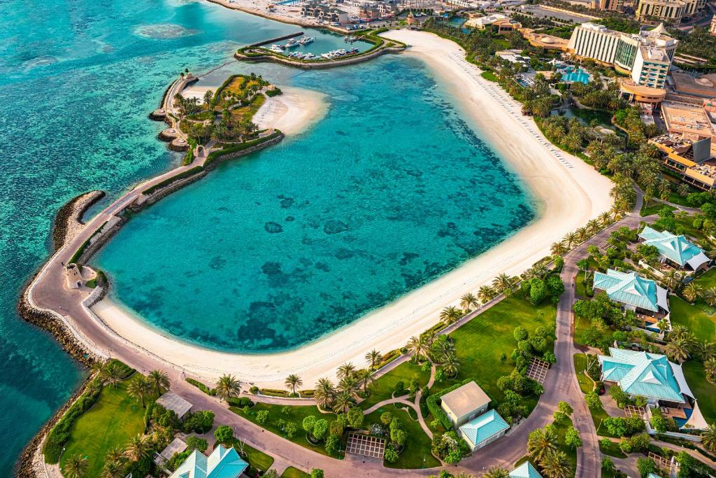 فندق الريتز كارلتون البحرين أفخم فنادق البحرين على البحر 
