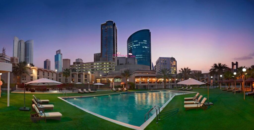 كراون بلازا البحرين  واحد من أشهر فنادق في البحرين