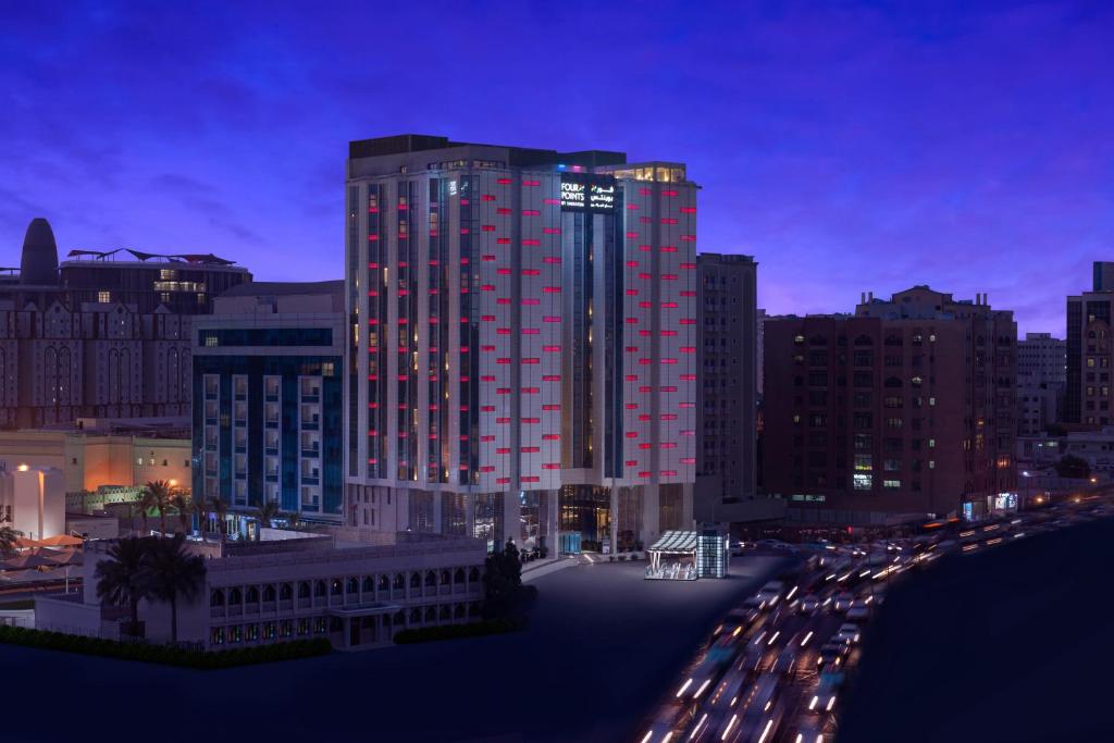 فندق فور بوينتس قطر أفخم فنادق شهر العسل في قطر.