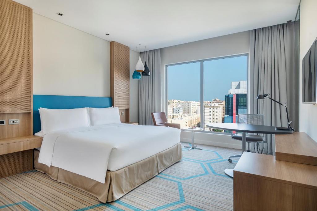 هوليداي إن الدوحة المجمع التجاري يعد من أشهر فنادق قطر أربع نجوم