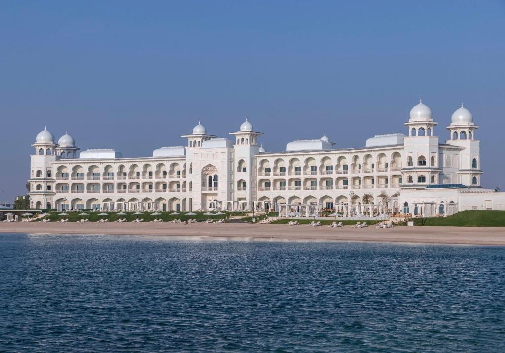 منتجع تشيدي كتارا هو واحد من أفخم منتجعات قطر مع مسبح خاص