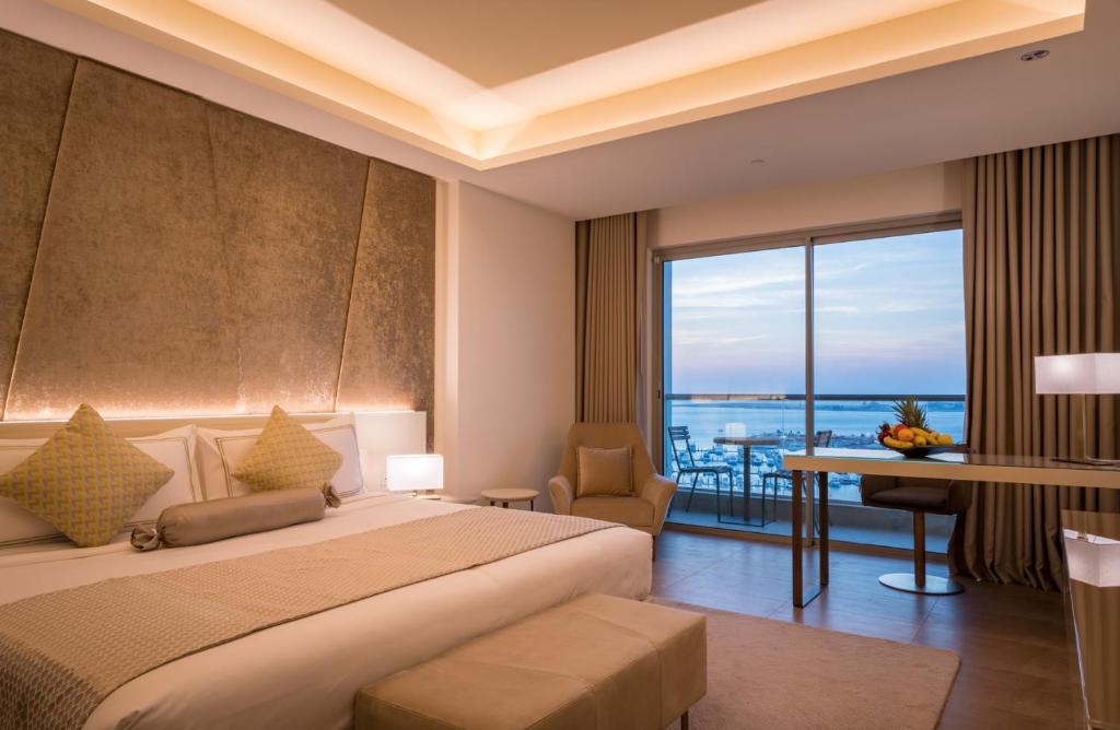 فندق ذا غروف البحرين ومن افضل فنادق في جزر أمواج البحرين
