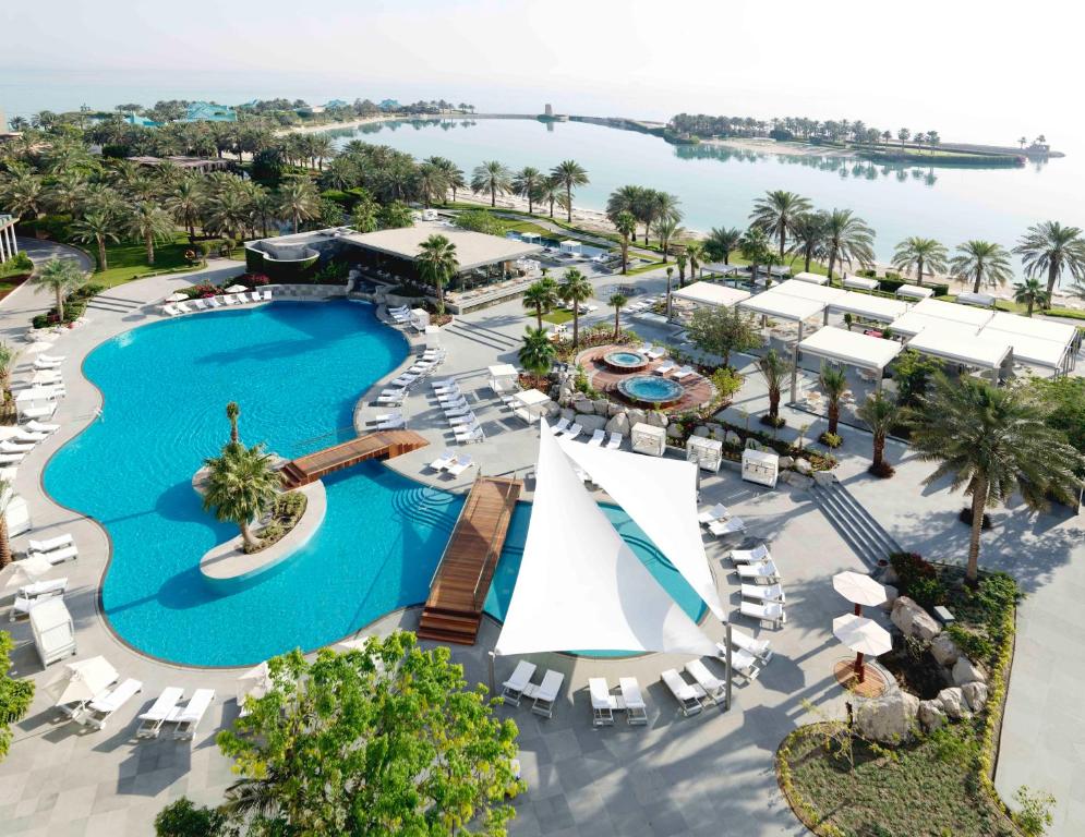 فنادق البحرين المطلة على البحر منها فندق الريتز كارلتون البحرين

