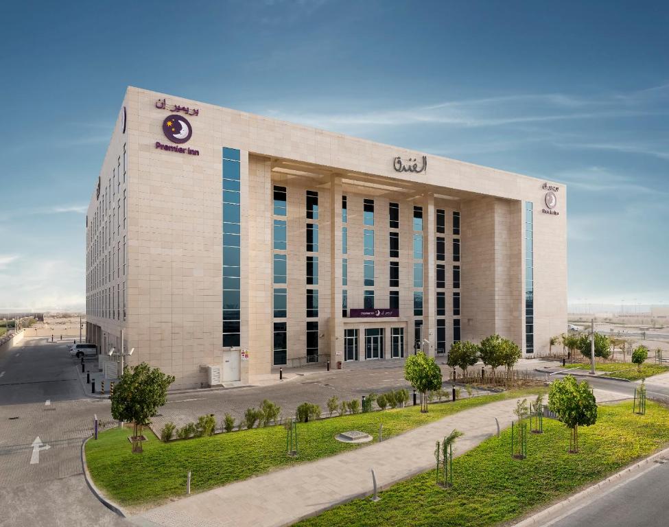 فندق بريمير إن الدوحة مدينة التعليم يعد من أرخص الفنادق في الدوحة
