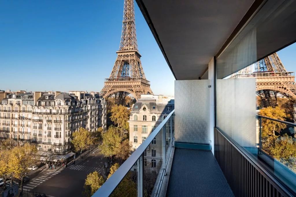 فنادق باريس مطلة على برج إيفل