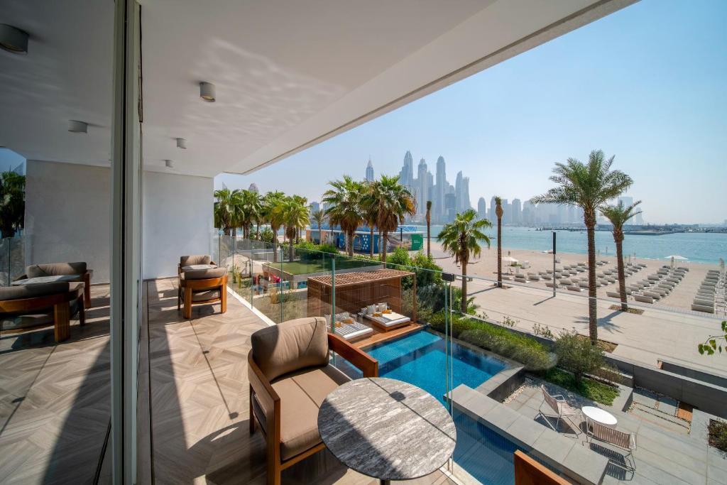 فندق فايف بالم دبي أشهر فنادق دبي مع مسبح خاص