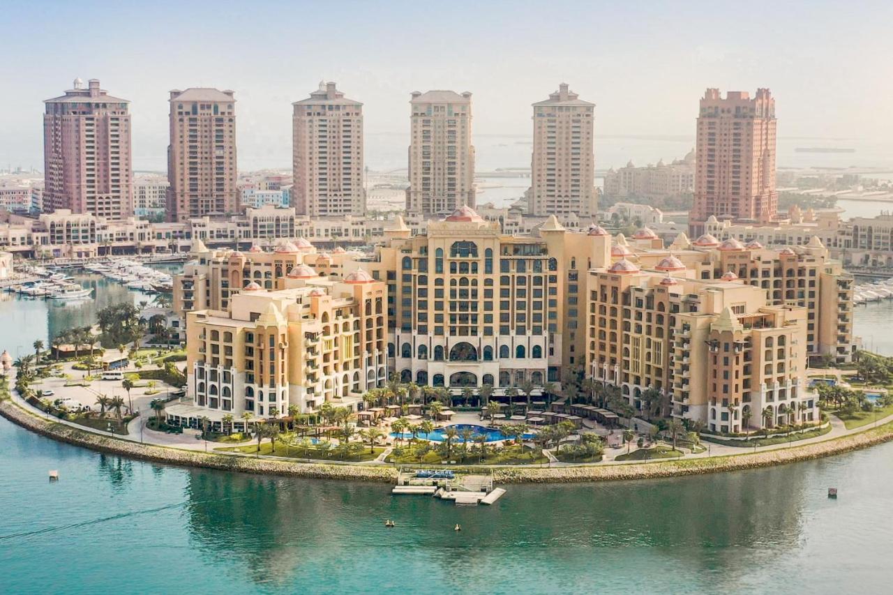 فندق سانت ريجيس مرسى عربيّة اللؤلؤة قطر أحد فنادق الدوحة على البحر