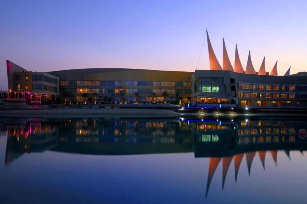 منتجع دراغون البحرين واحد من أشهر منتجعات البحرين للعرسان.