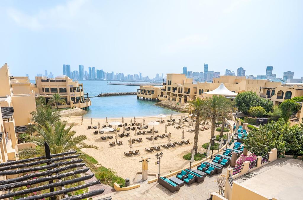 منتجع نوفوتيل الدانة البحرين أحد أنسب الخيارات للباحثين عن مجموعة من فنادق فيها ألعاب مائية في البحرين