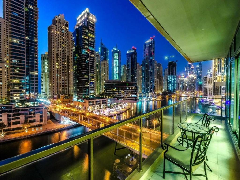 فندق نوران مارينا دبي بأنه من أفضل فنادق دبي للعرسان.