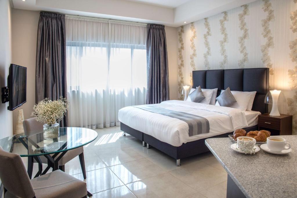 فندق أجنحة وسبا لوماج هو فندق في مجمع السيف البحرين
