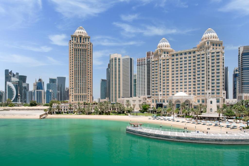 فندق فورسيزونز الدوحة من أفضل فنادق الدوحة الكورنيش