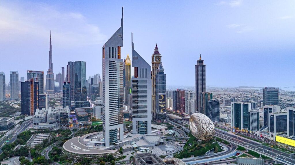 فندق جميرا أبراج الإمارات هو دُرَّة عقد فنادق جميرا دبي