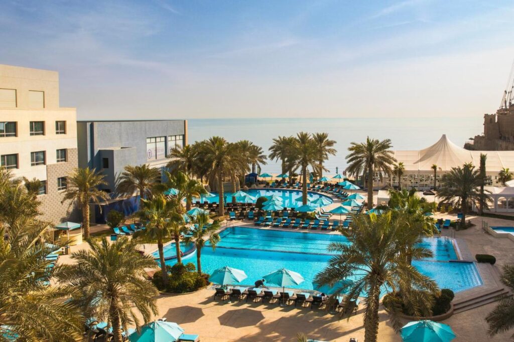 فندق وسبا شاطئ النخيل الكويت أرقى فندق الكويت على البحر.