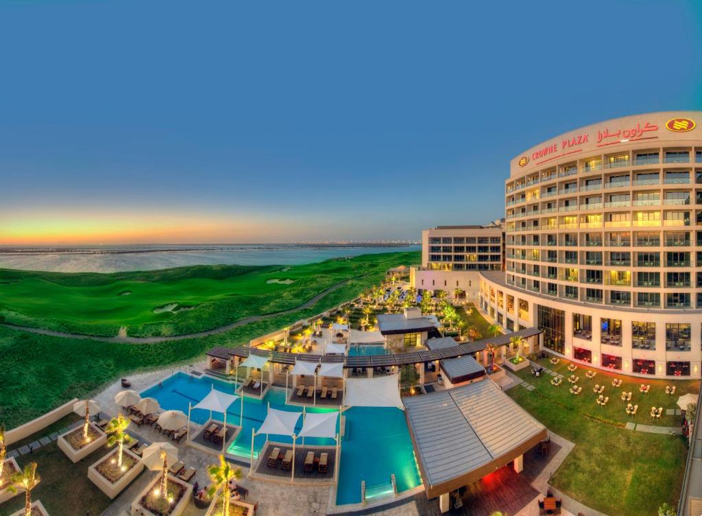 فندق كراون بلازا أبو ظبي ياس أحد أجمل فنادق أبو ظبي 4 نجوم