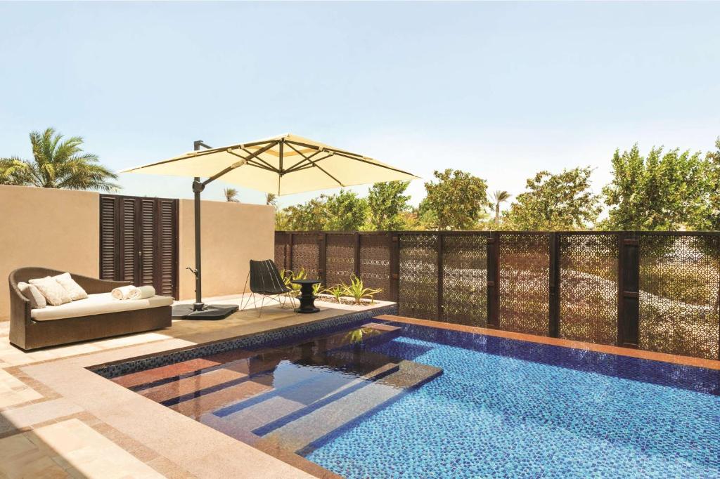 بارك حياة أبوظبي يعتبر من أجمل فنادق أبو ظبي مع مسبح خاص داخلي
