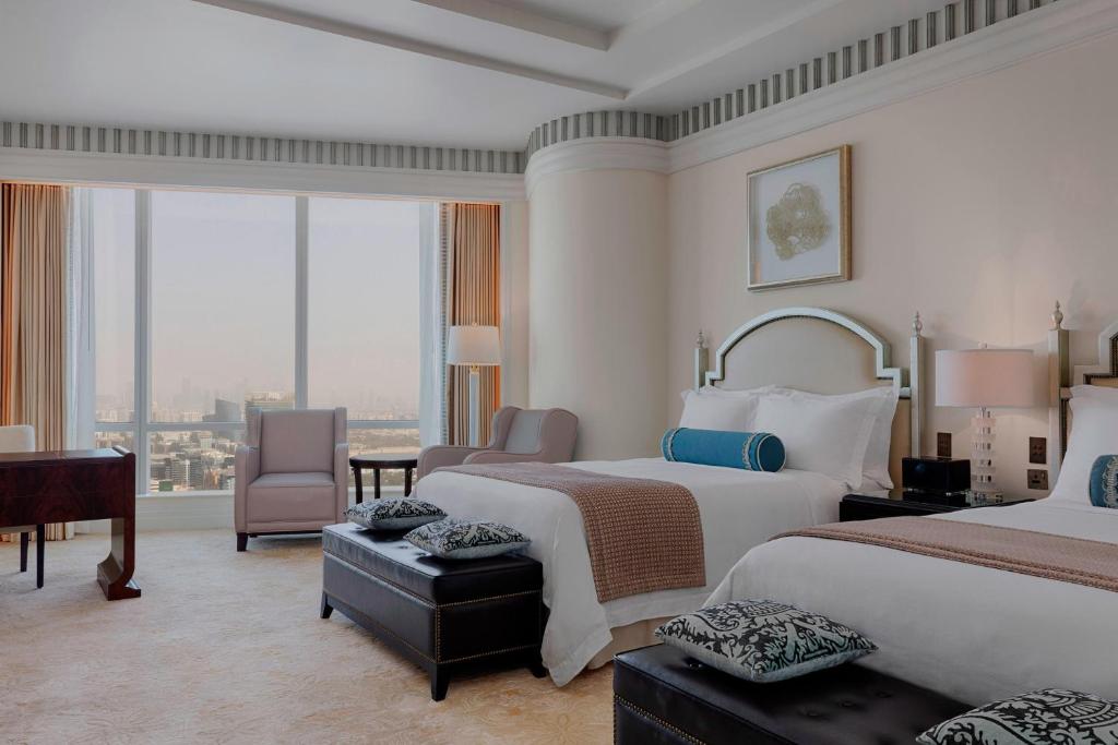 فندق ذا سانت ريجيس أبو ظبي الكورنيش من أجمل فنادق أبو ظبي خمس نجوم.