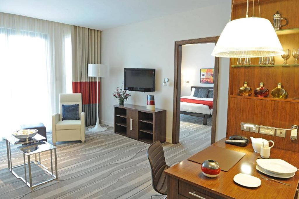 فندق ستيبريدج سويتس جزيرة ياس أبو ظبي من أشهر فنادق أبو ظبي شارع المطار. 