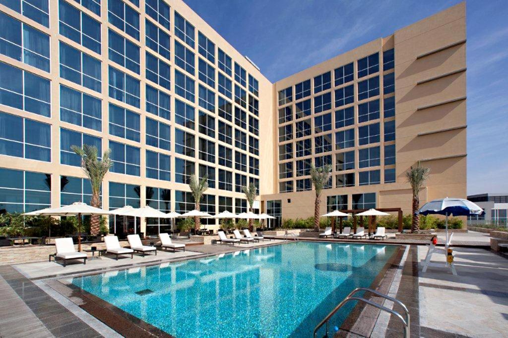 سنترو جزيرة ياس باي روتانا يعتبر من أجمل فنادق قريبة من وارنر براذرز في أبو ظبي