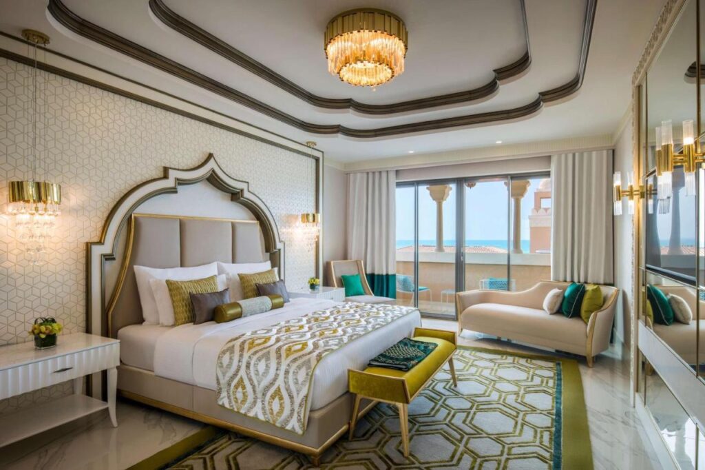 فندق ريكسوس بريميوم جزيرة السعديات من فنادق مسبح خاص أبو ظبي.