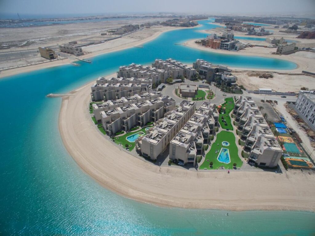 فلل فارس الكويت من فنادق بها حمامات سباحة خاصة بالكويت.