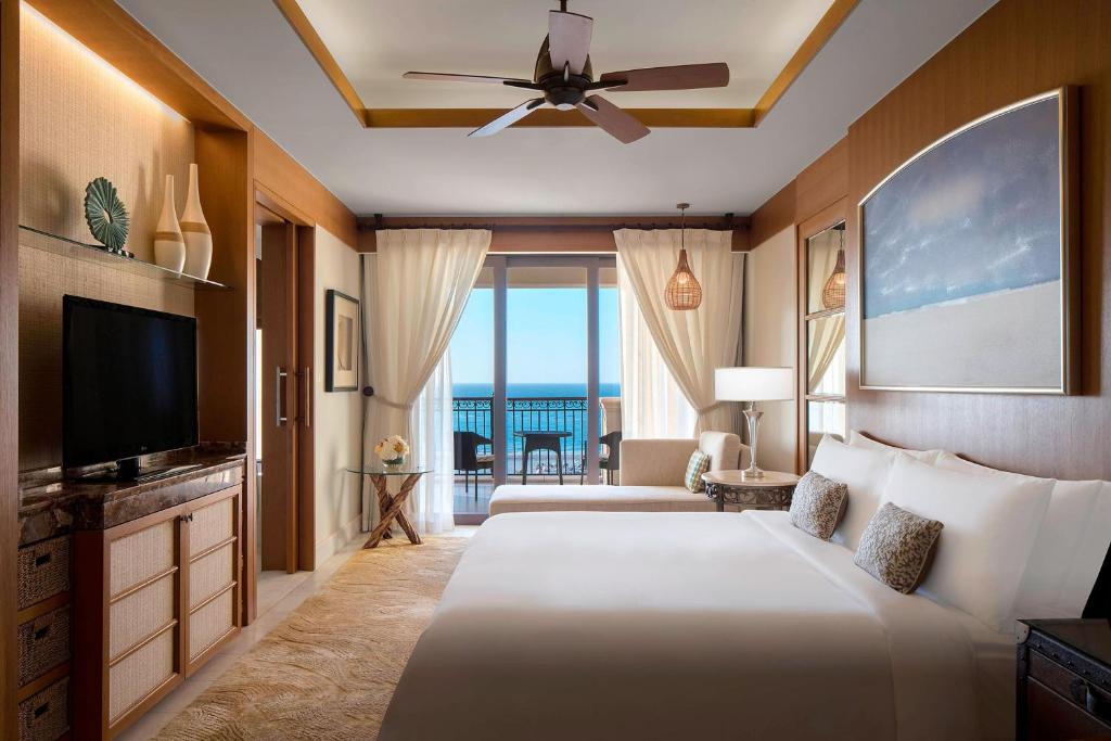 منتجع سانت ريجيس جزيرة السعديات أبو ظبي  من أفضل فنادق جزيرة السعديات أبو ظبي.