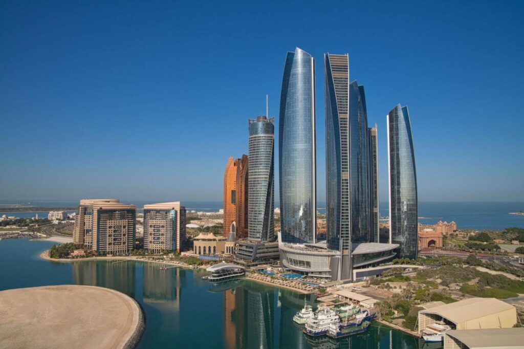 كونراد أبوظبي أبراج الإتحاد أحد أفخم فنادق أبو ظبي