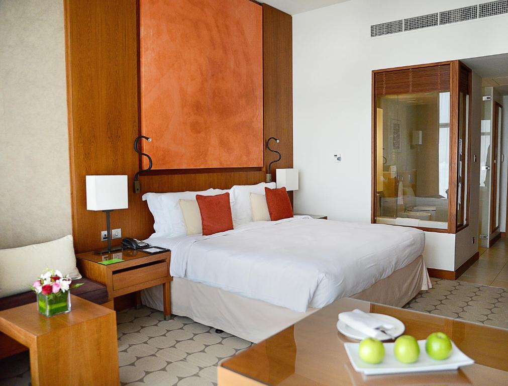 فندق روتانا أبو ظبي جزيرة ياس من أجمل فنادق قريبة من ياس ووتر أبو ظبي.