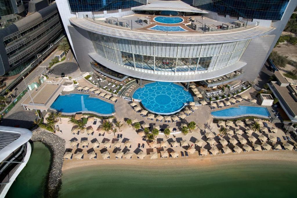 فندق كونراد أبوظبي أبراج الإتحاد من أحسن فنادق أبو ظبي.